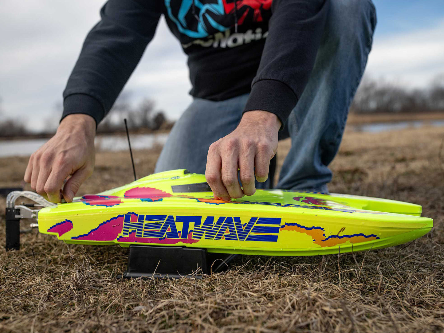 Blackjack 24" V2 Catamaran Brushless: RTR, Heat Wave Visual