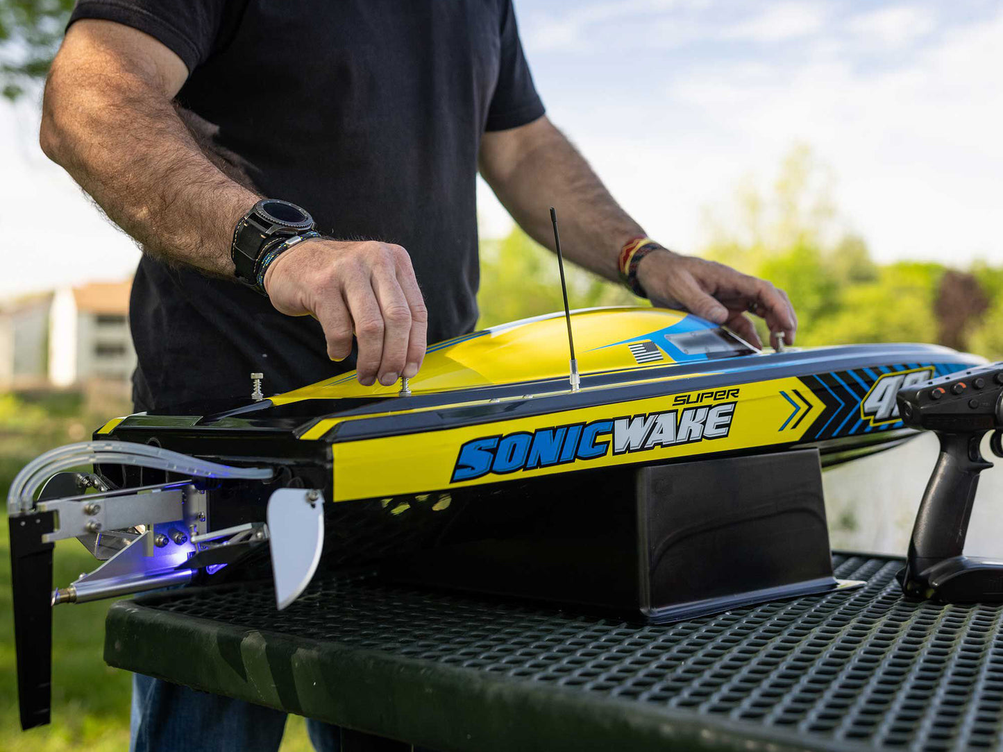 Super Sonicwake 48" 8S Self-Righting Brushless Deep-V RTR