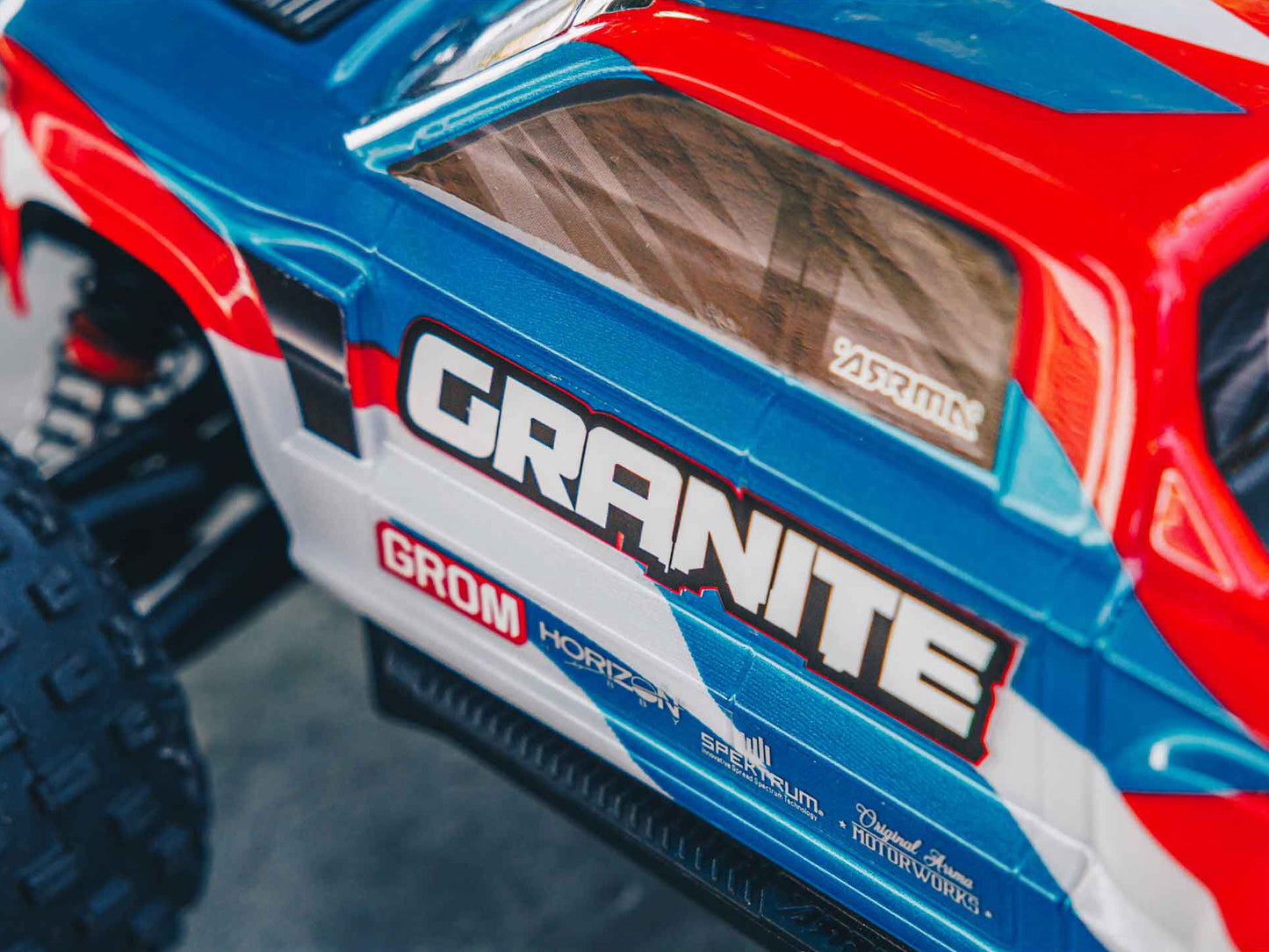 1/18 GRANITE GROM MEGA 4X4 MT with Battery & Charger Blue