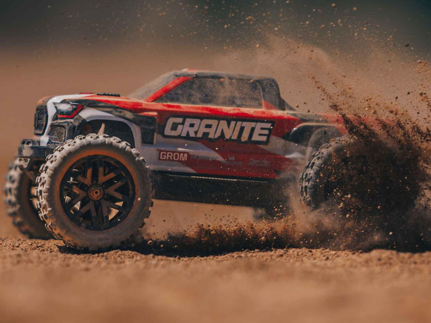 1/18 GRANITE GROM MEGA 4X4 MT with Battery & Charger Red
