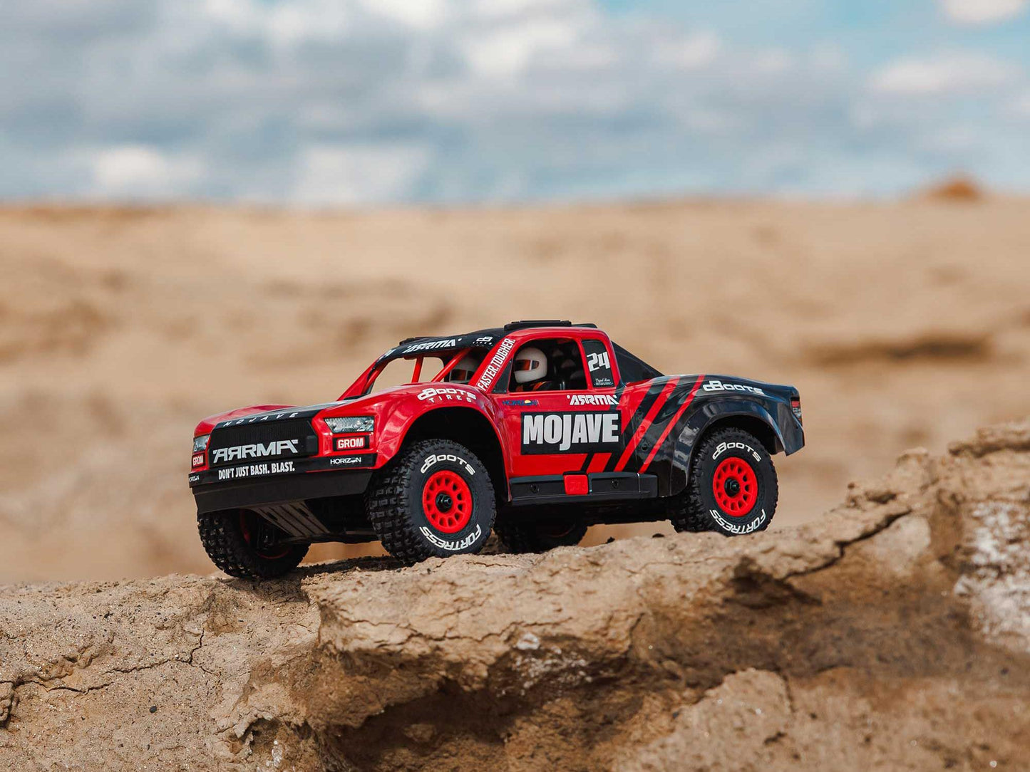1/16 MOJAVE GROM MEGA 4X4 DT with Battery & Charger Red