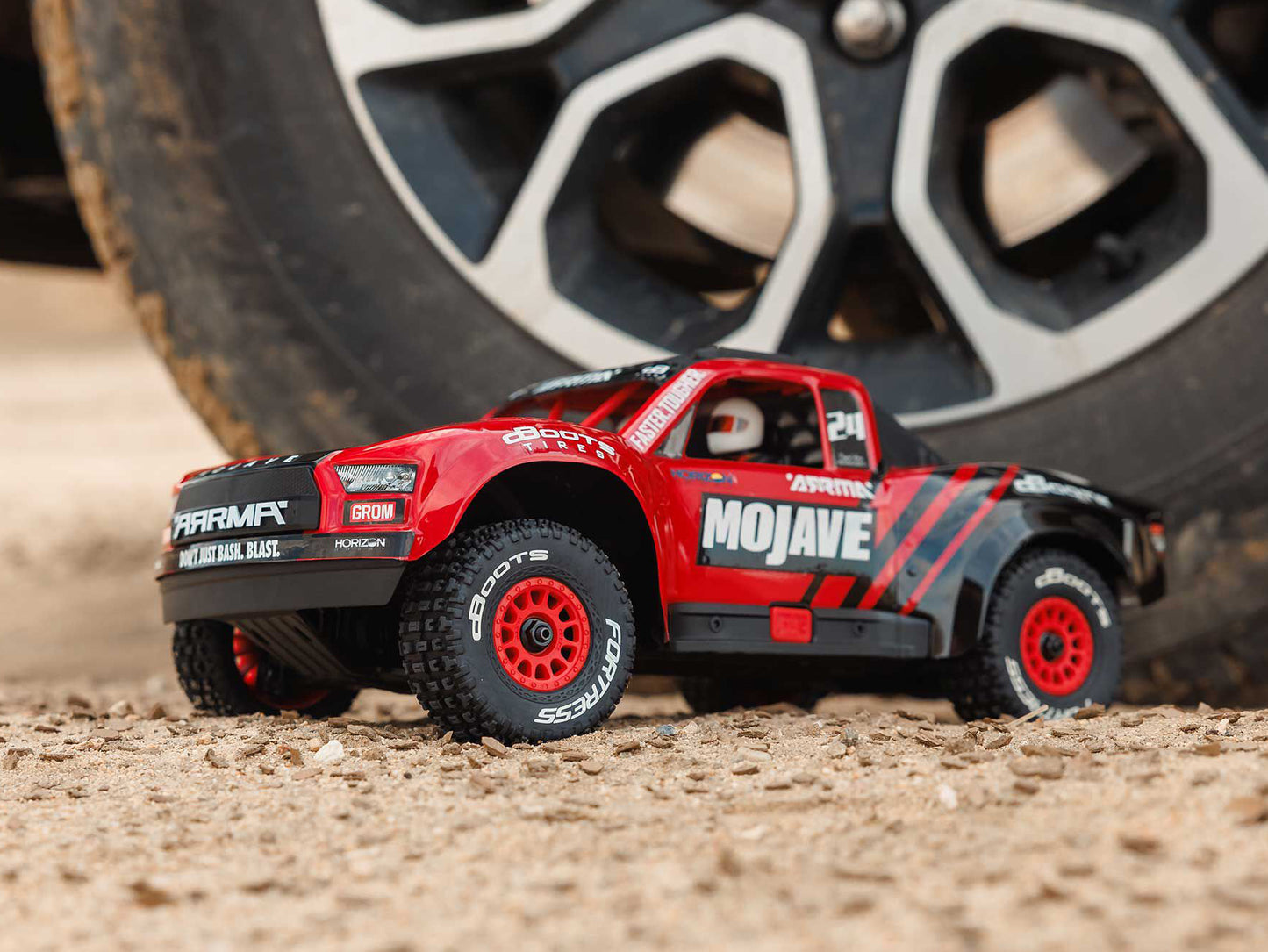1/16 MOJAVE GROM MEGA 4X4 DT with Battery & Charger Red