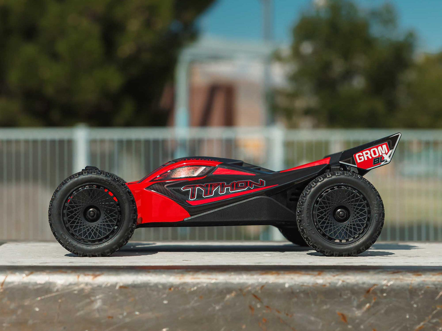 1/14 TYPHON GROM 223S BLX 4X4 with Batt/Charger Red