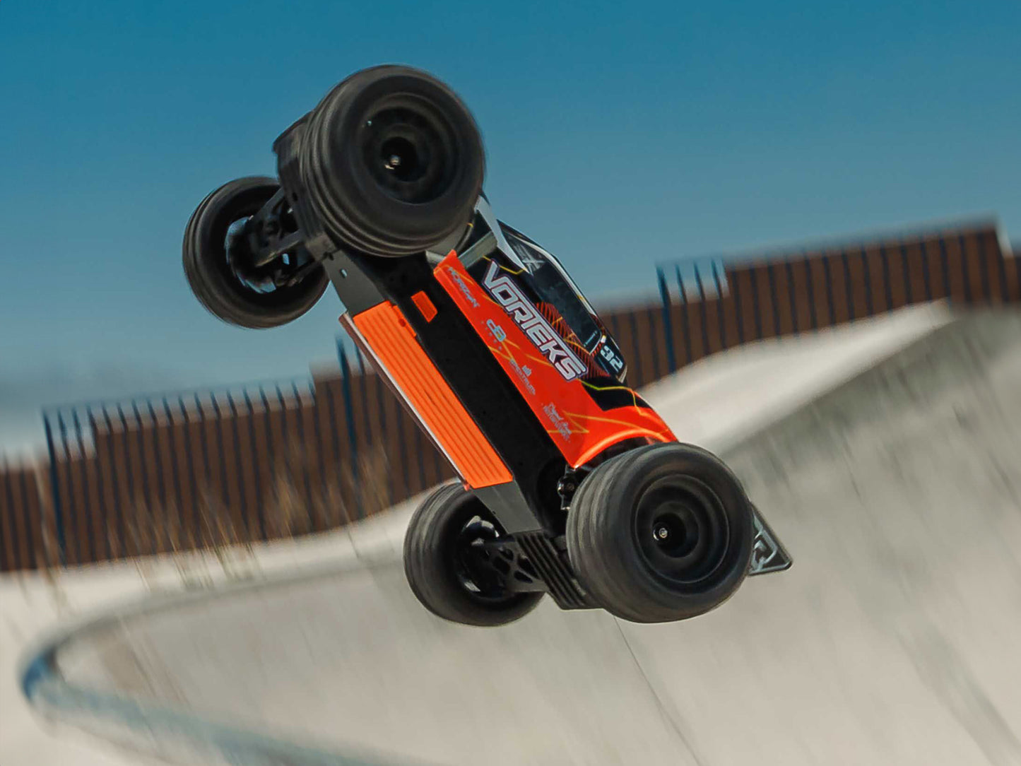 1/10 VORTEKS MEGA 550 4X2 ST with Battery & Charger Orange
