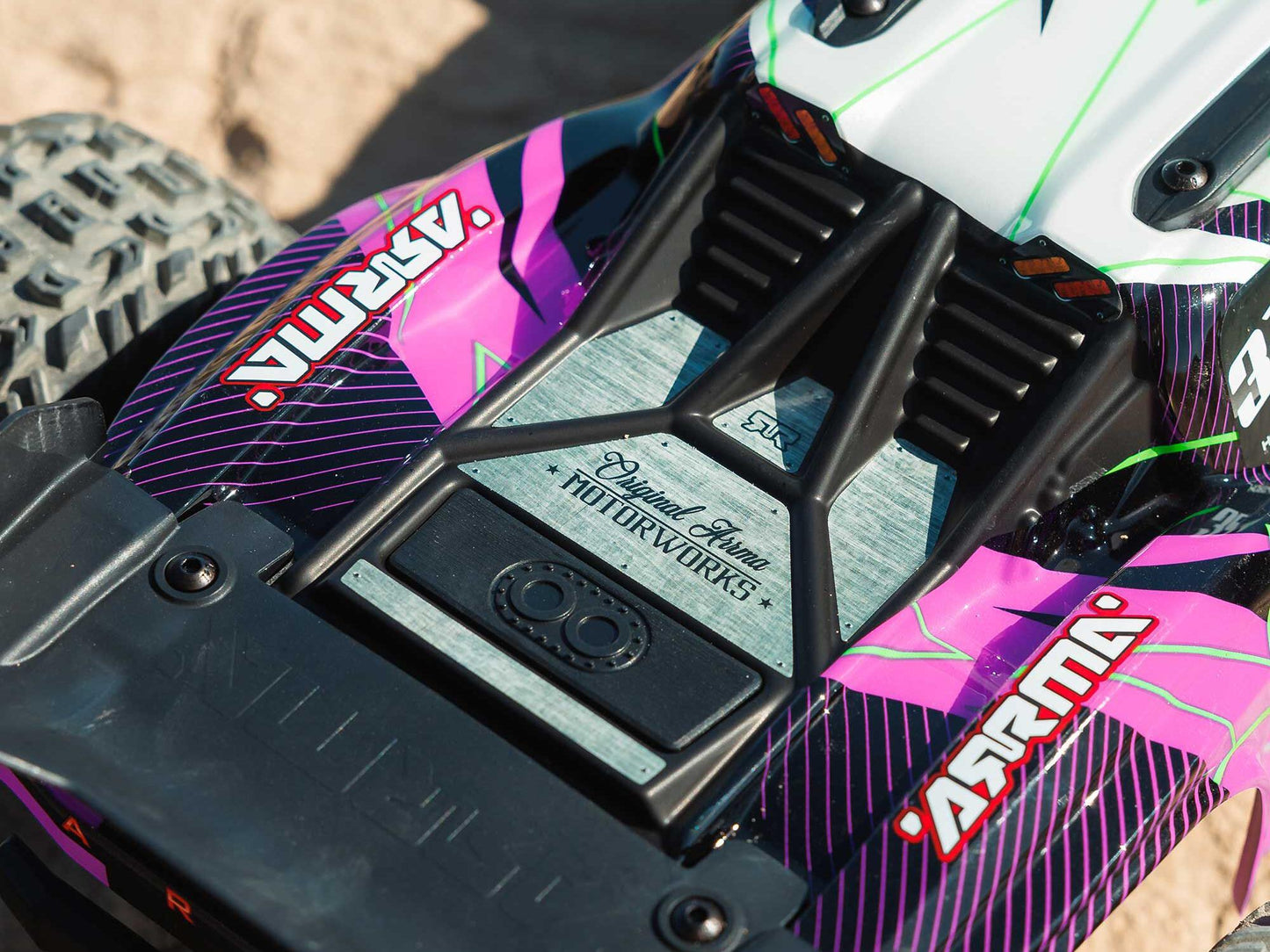 1/10 VORTEKS MEGA 550 4X2 ST with Battery & Charger Purple