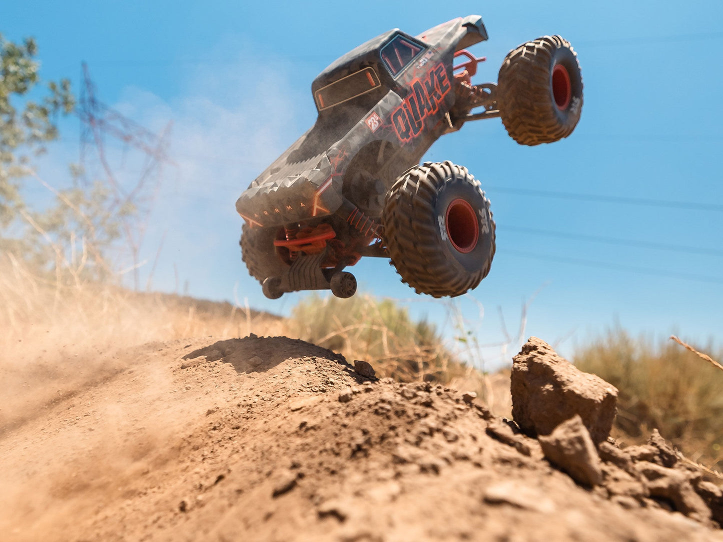 1/10 QUAKE 223S DSC 2WD RTR Brushless Monster Truck, Red
