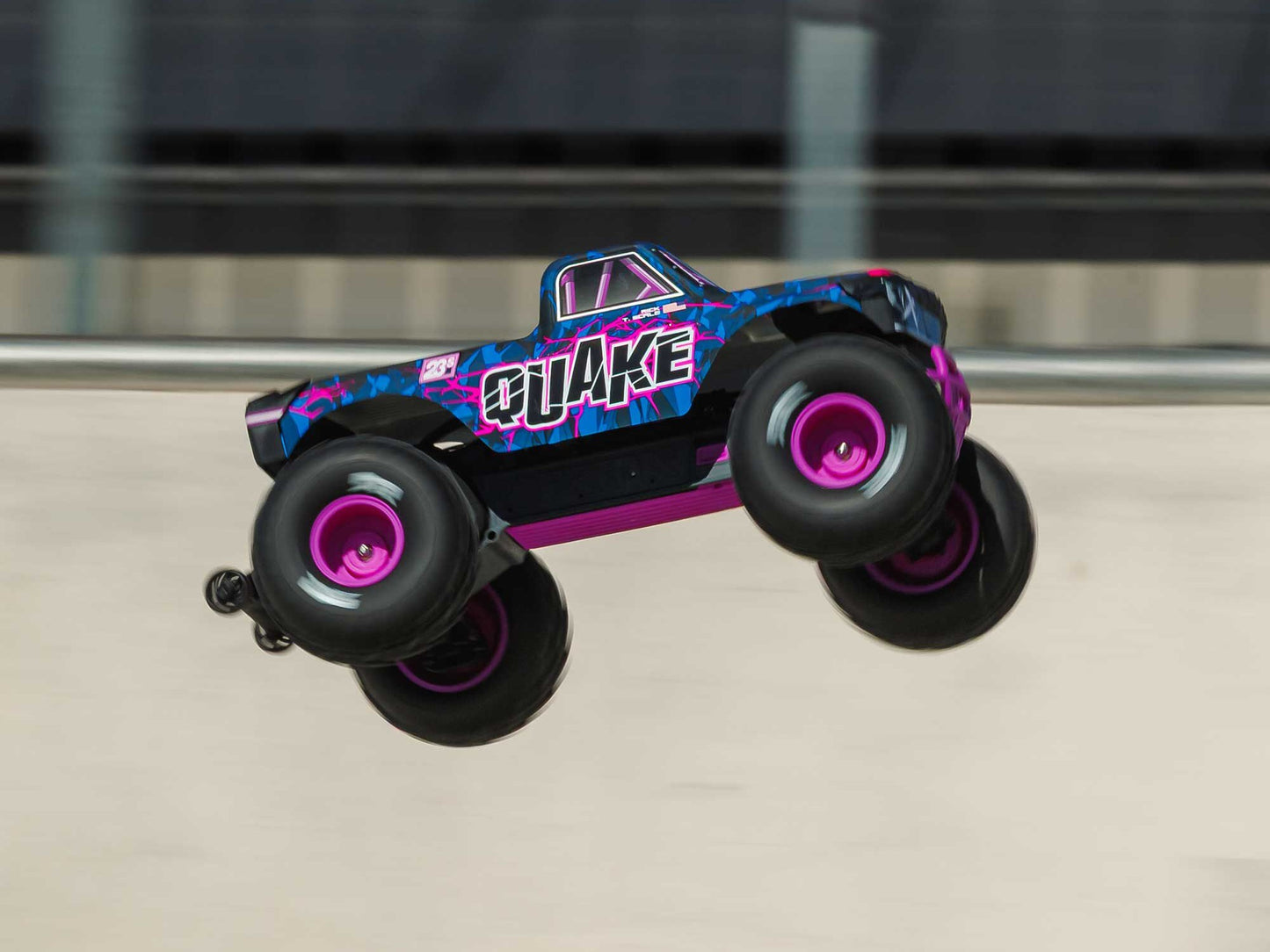 1/10 QUAKE 223S DSC 2WD RTR Brushless Monster Truck, Purple