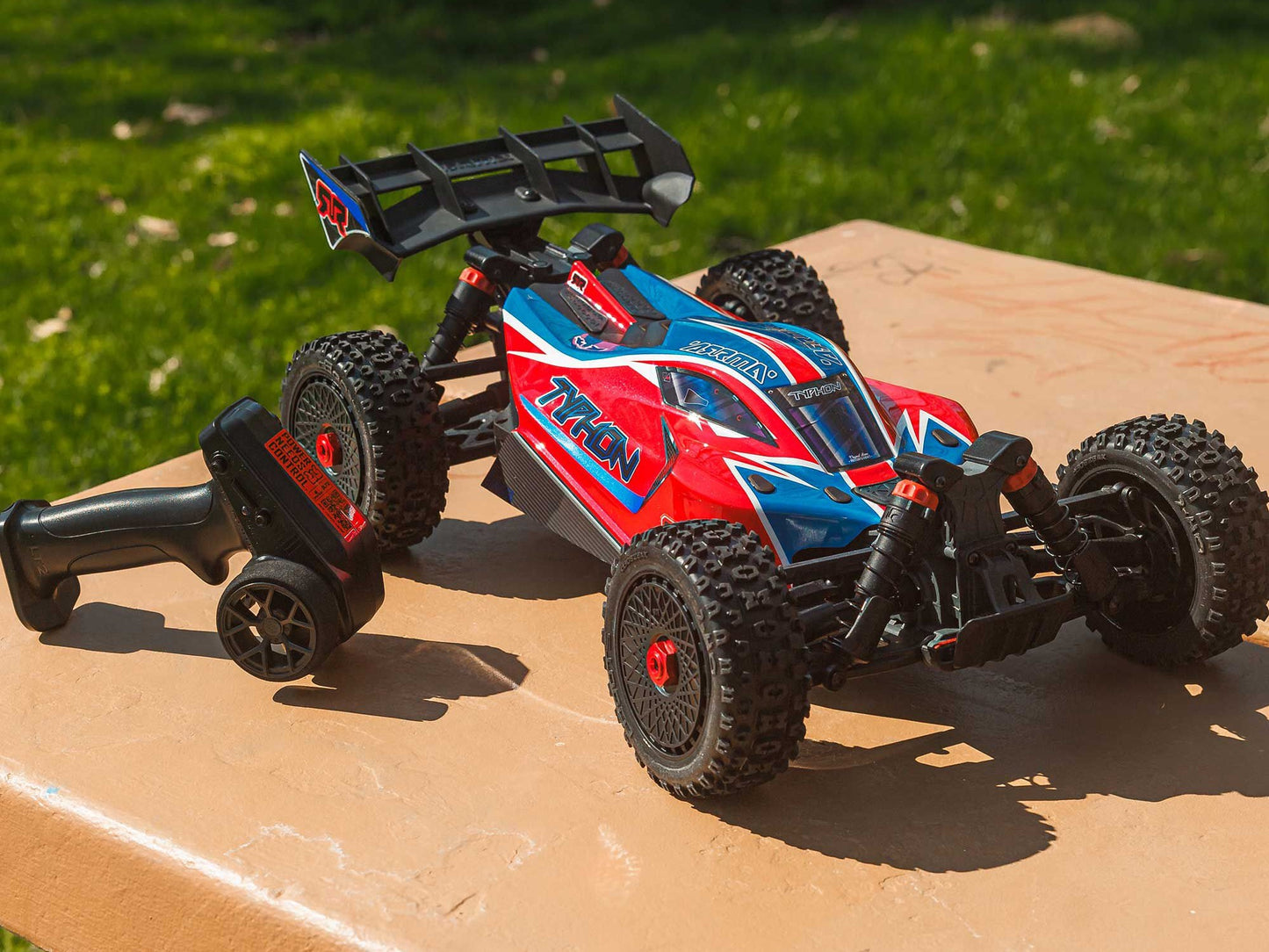 1/8 TYPHON MEGA 665 4X4 RTR Buggy Red