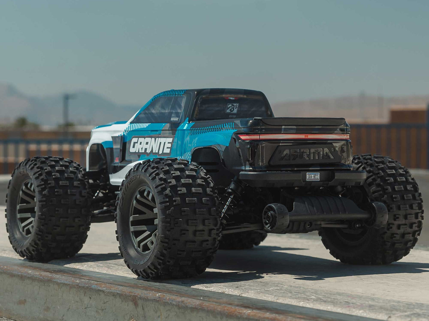 1/10 GRANITE 223S DSC 4X4 RTR Monster Truck Blue