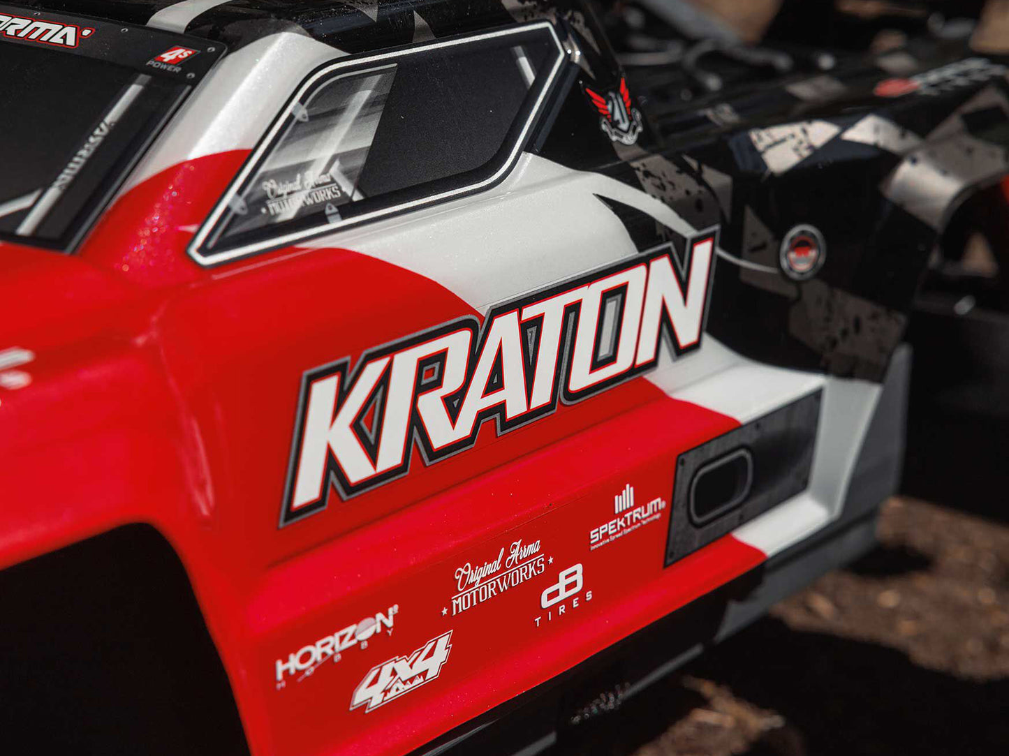 1/10 KRATON 4S 4X4 BLX Centre Diff Speed MT (Red)