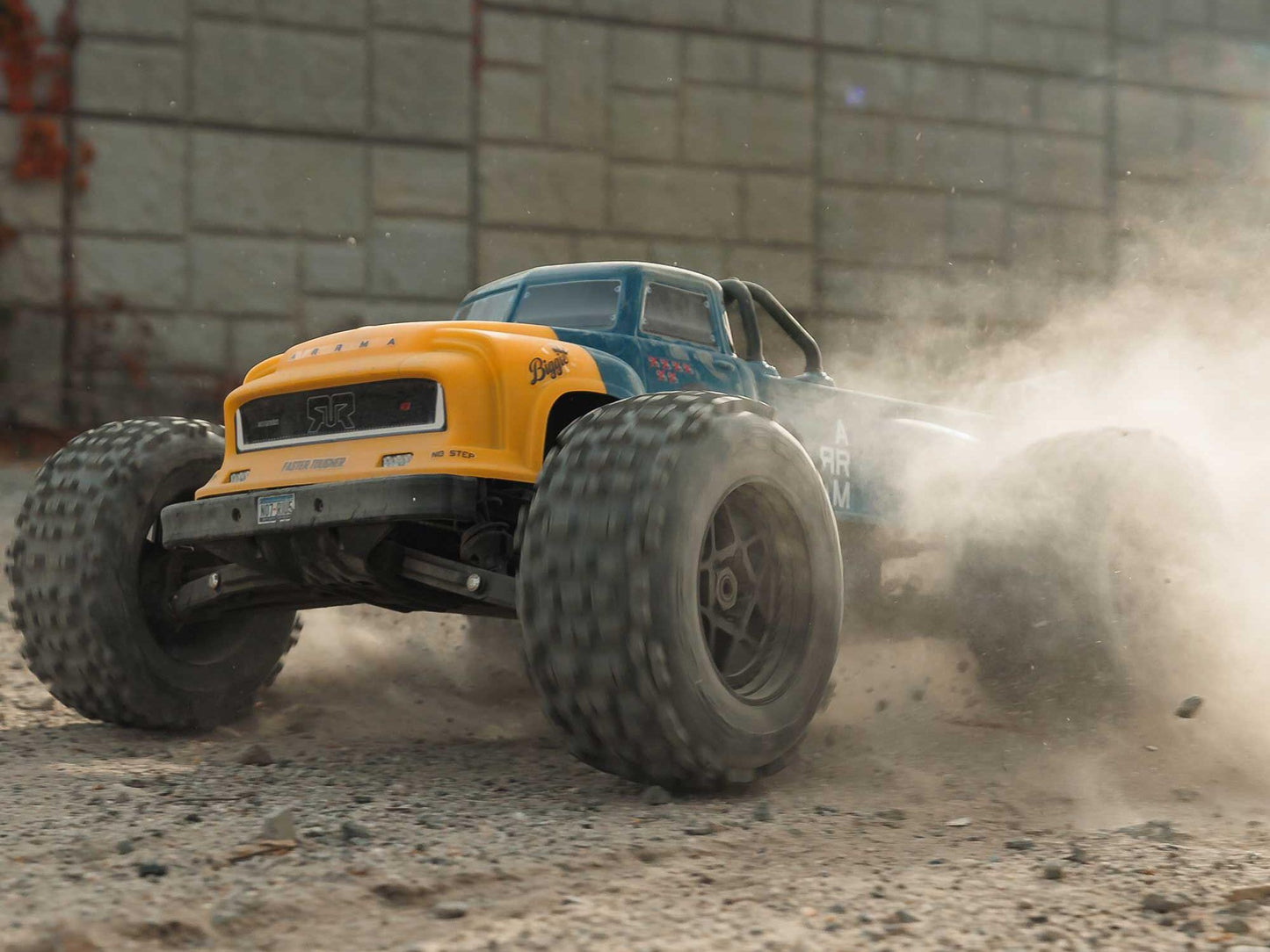 1/8 NOTORIOUS 6S V6 4X4 BLX Stunt Truck RTR Blue