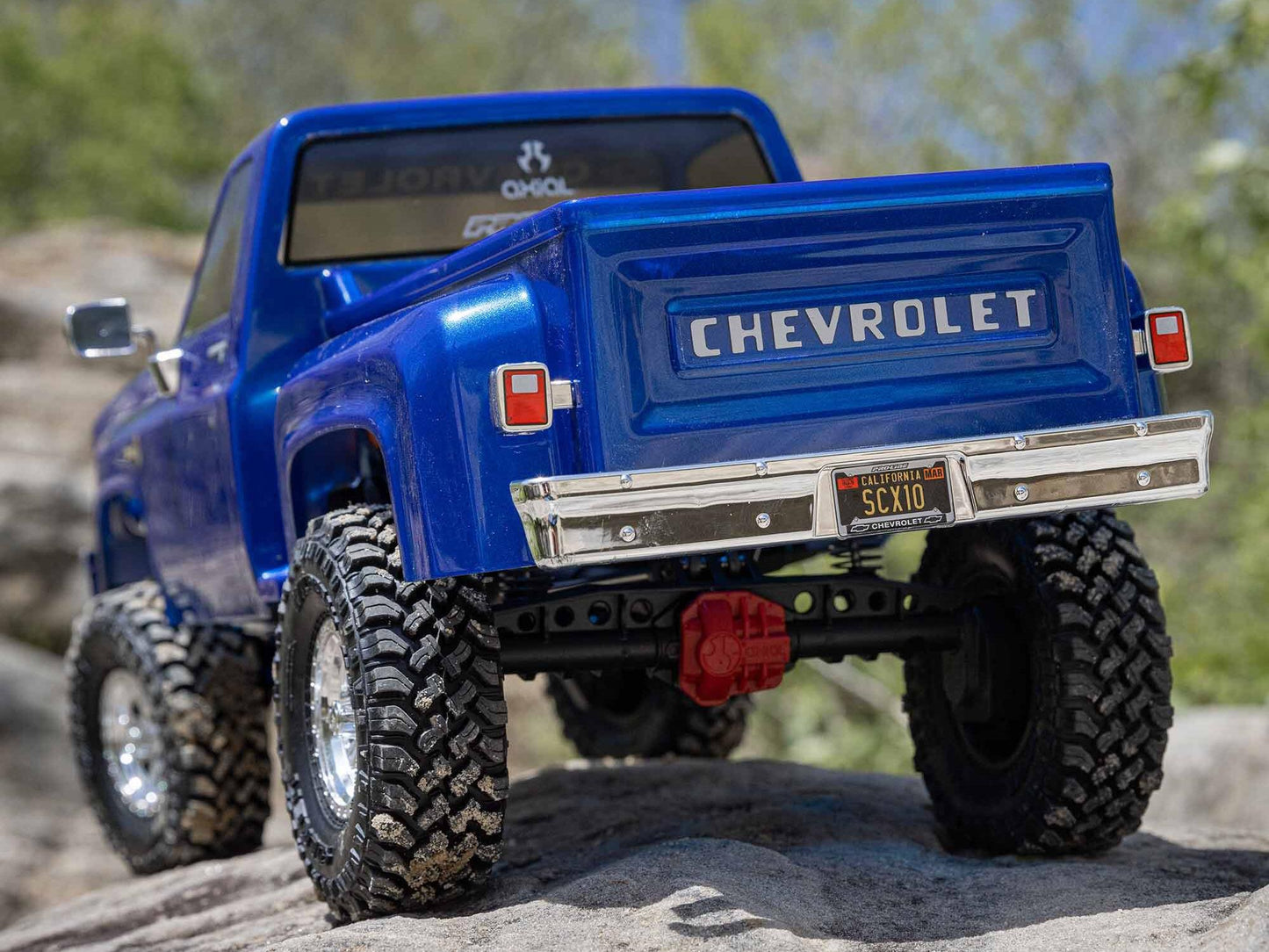 1/10 SCX10 III Base Camp 1982 Chevy K10 4WD RTR Blue