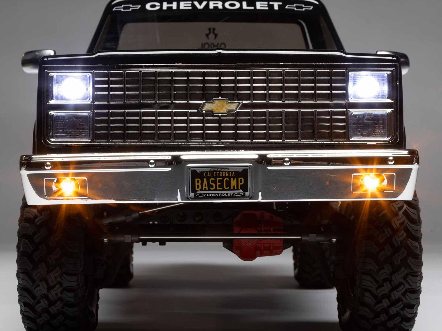 1/10 SCX10 III Base Camp 1982 Chevy K10 4WD RTR Black