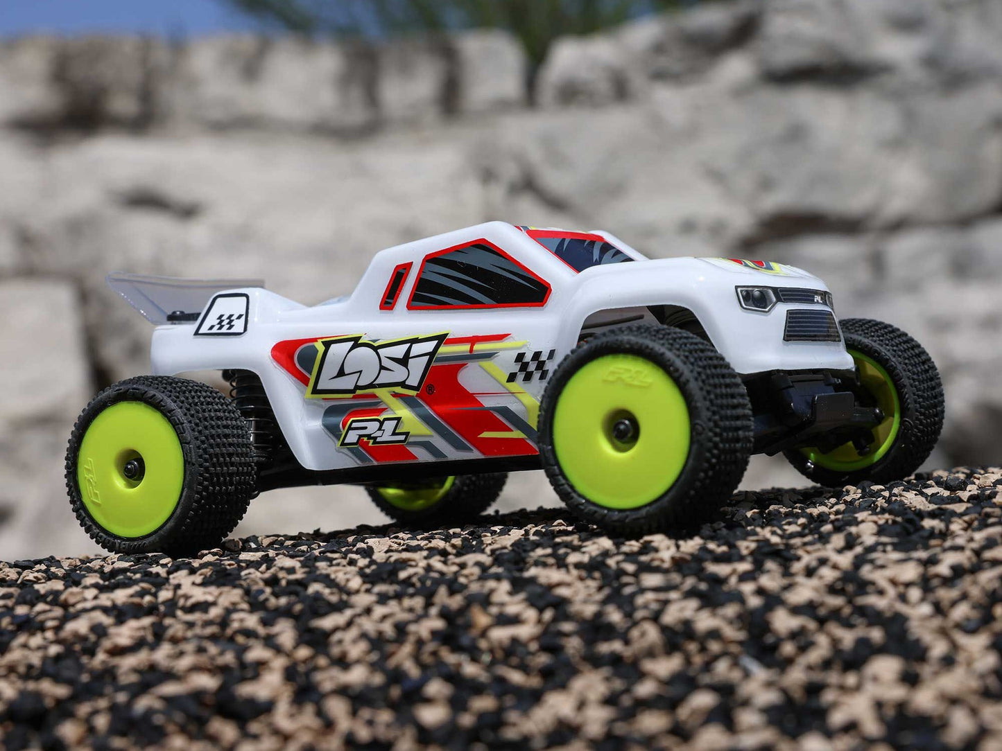 1/28 Micro-T 2WD Stadium Truck RTR White