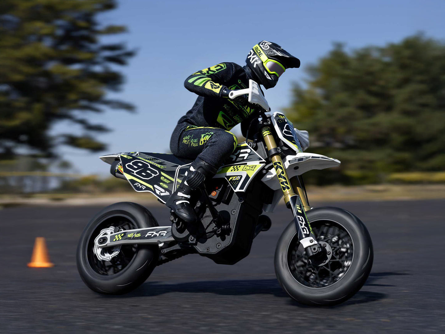 1/4 Promoto-SM FXR Supermoto Motorcycle RTR Basic