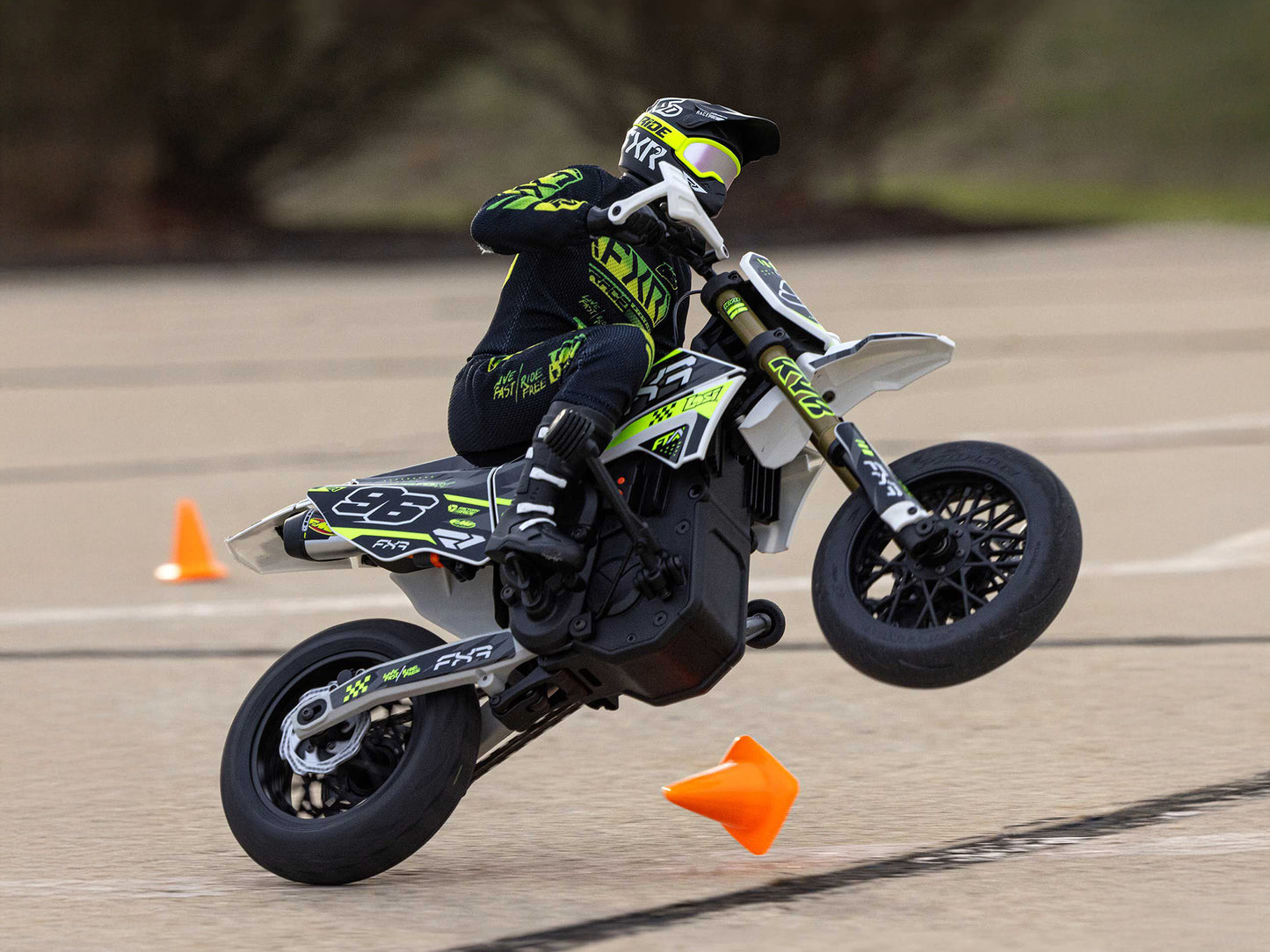 1/4 Promoto-SM FXR Supermoto Motorcycle RTR Basic