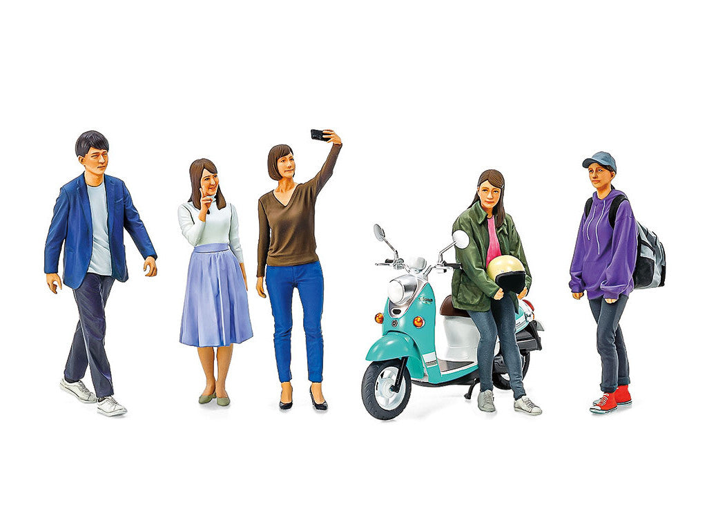 1/24 Campus Friends II (Scooter & 5 Figures)