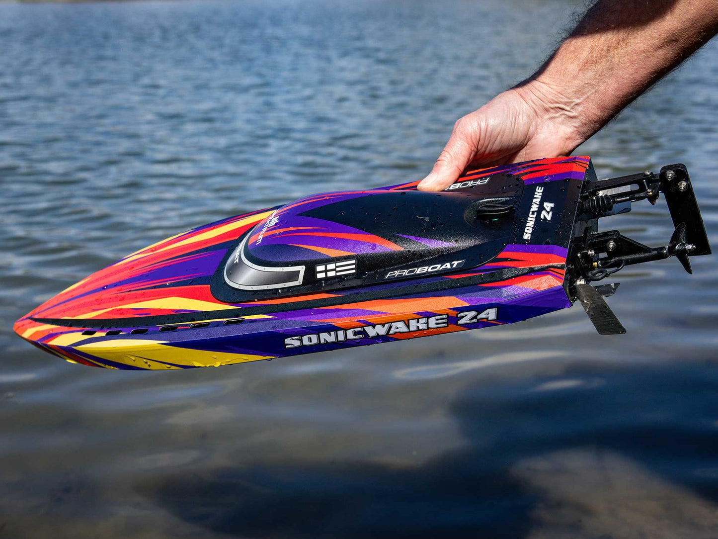 Sonicwake 24" Self-Righting Brushless Deep-V RTR, Red