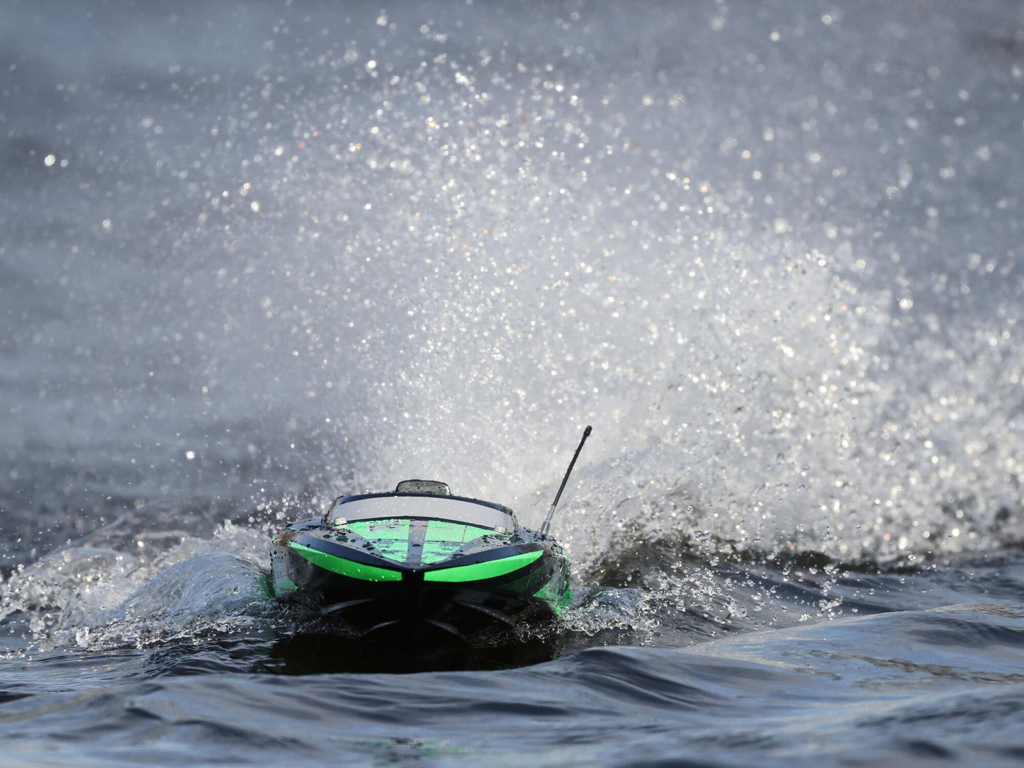 Impulse 32 Brushless Deep-V RTR w/Smart, Black/Green