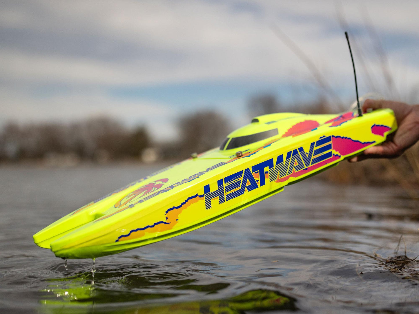 Blackjack 24" V2 Catamaran Brushless: RTR, Heat Wave Visual