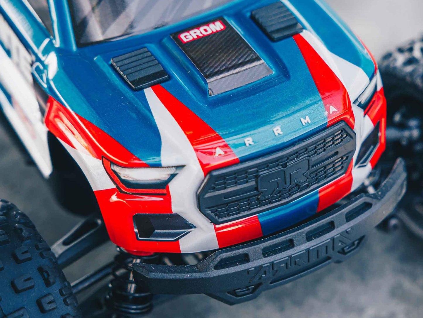 1/18 GRANITE GROM MEGA 4X4 MT with Battery & Charger Blue