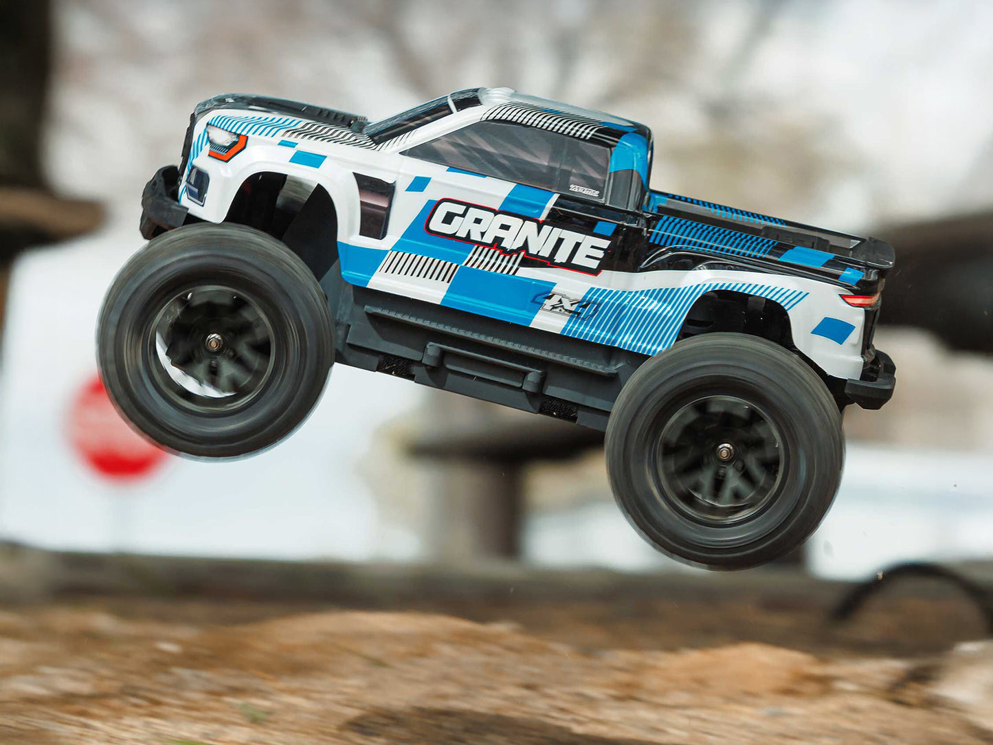 1/10 GRANITE MEGA 665 4X4 RTR Monster Truck Blue