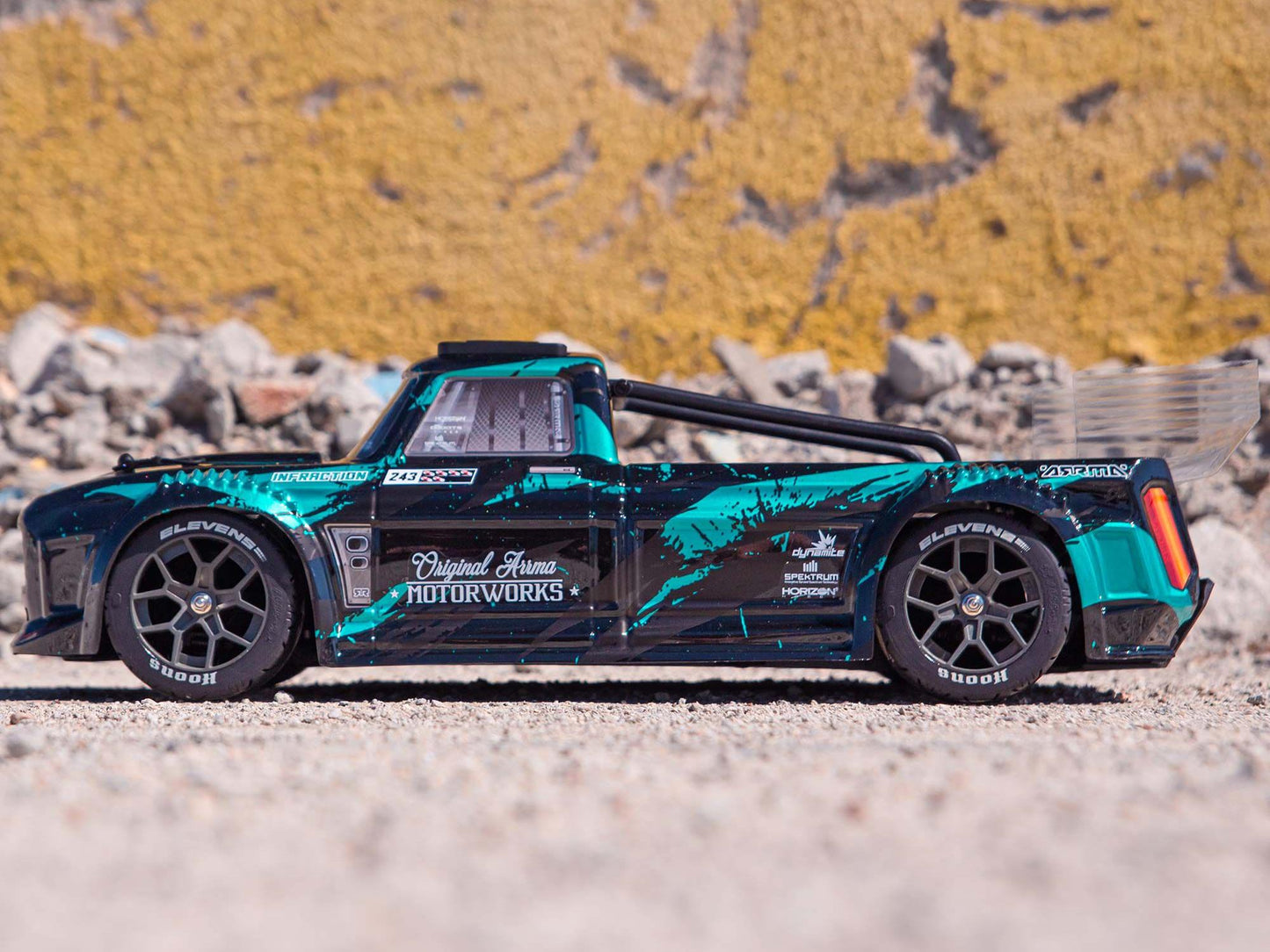1/8 INFRACTION 3S 4X4 BLX Resto-Mod Truck RTR Black/Teal