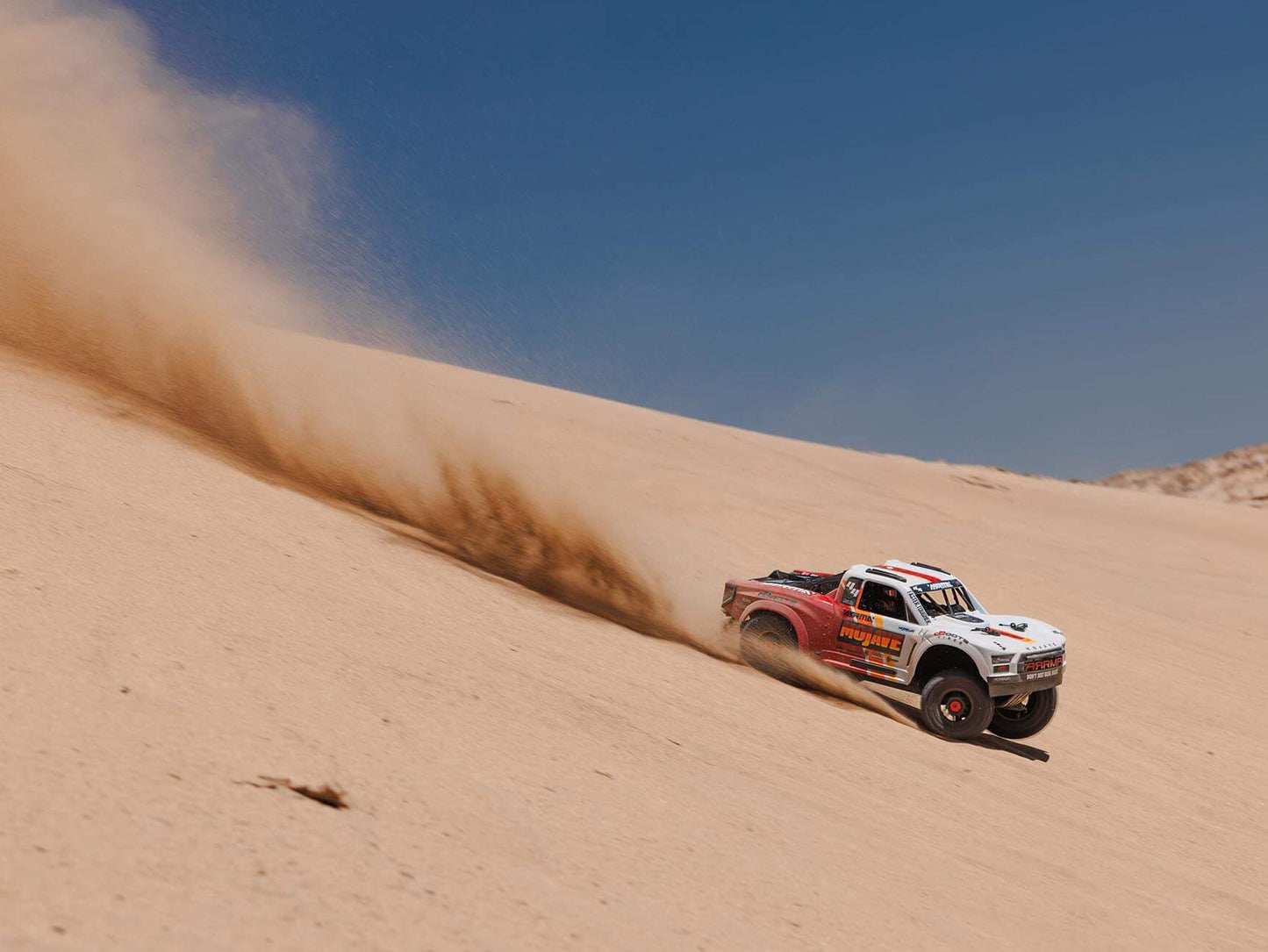 1/8 MOJAVE 4S 4X4 BLX DT (with Centre Diff) RTR White