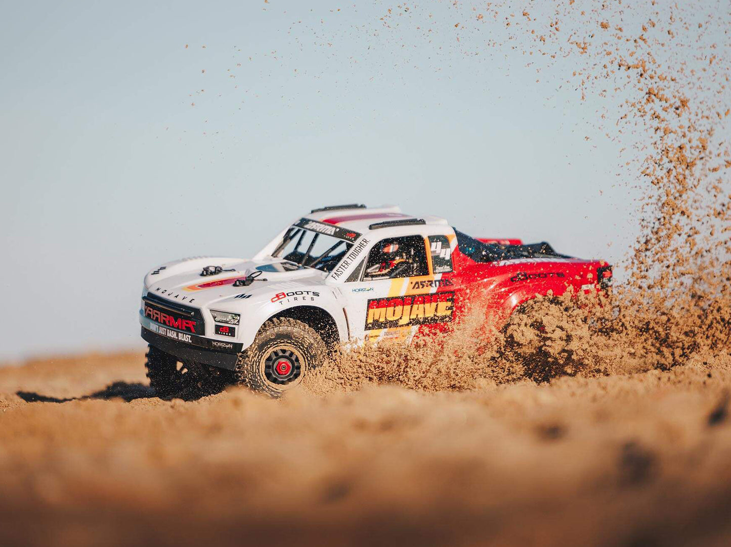 1/8 MOJAVE 4S 4X4 BLX DT (with Centre Diff) RTR White