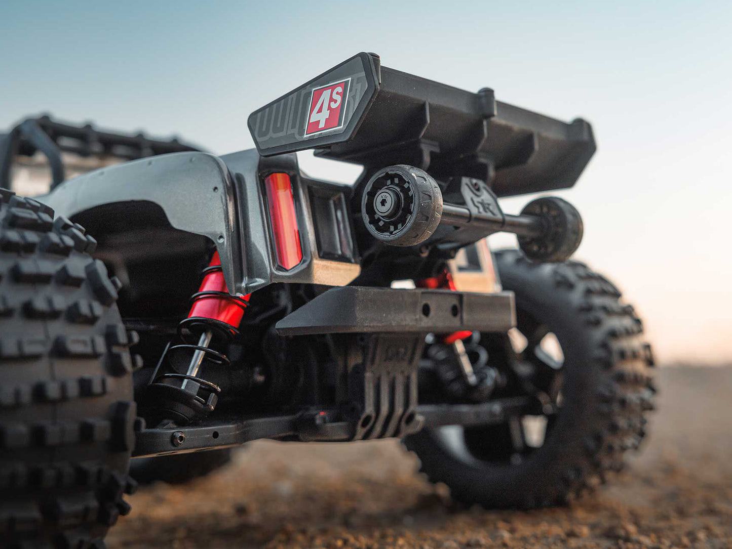 1/10 OUTCAST 4S 4X4 BLX Stunt MT (with Centre Diff) Gunmetal
