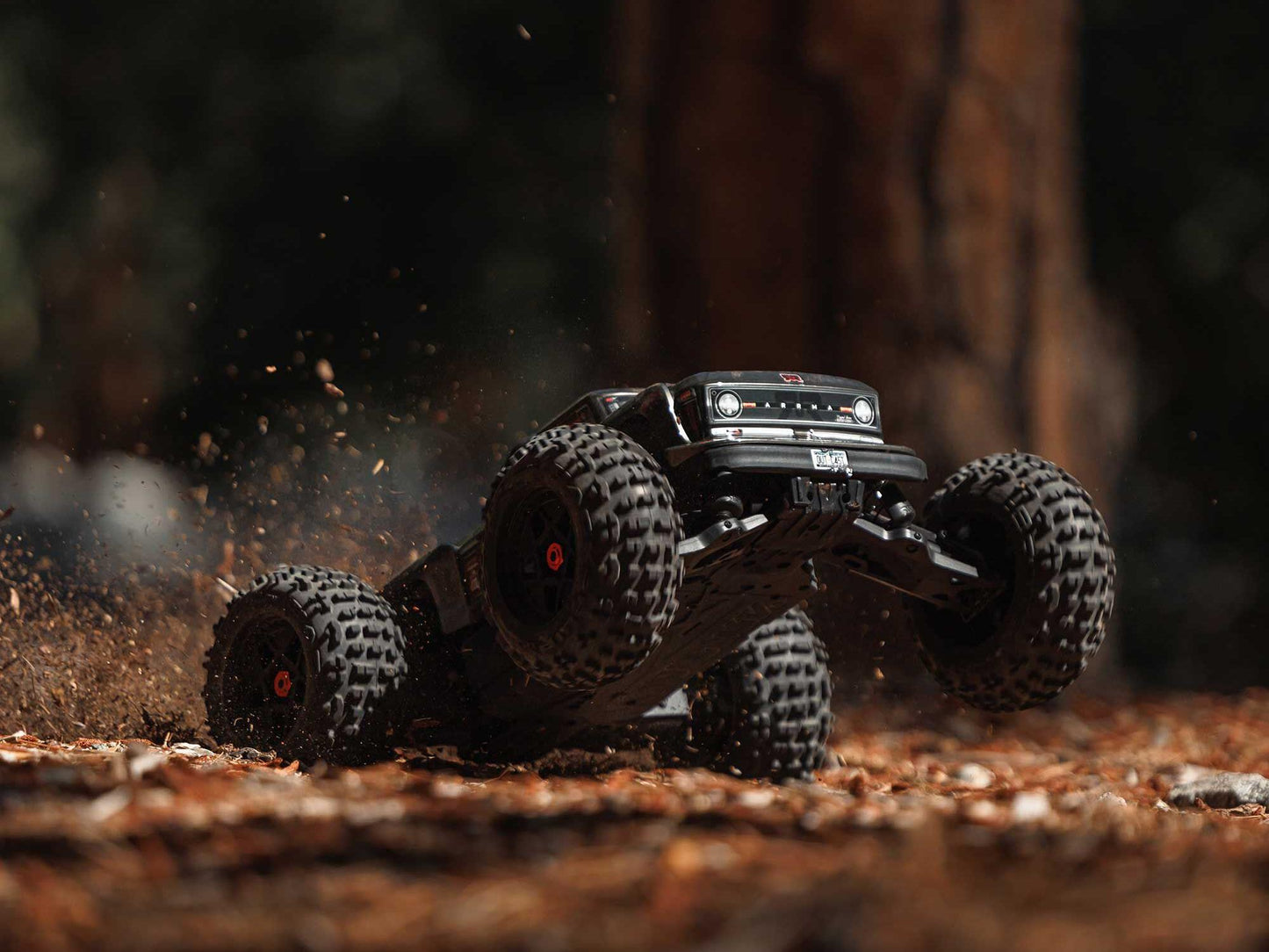 1/10 OUTCAST 4S 4X4 BLX Stunt MT (with Centre Diff) Gunmetal
