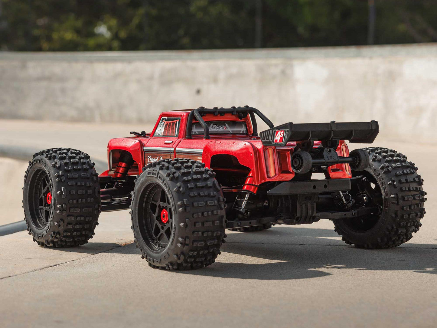 1/10 OUTCAST 4S 4X4 BLX Stunt MT (with Centre Diff) Red