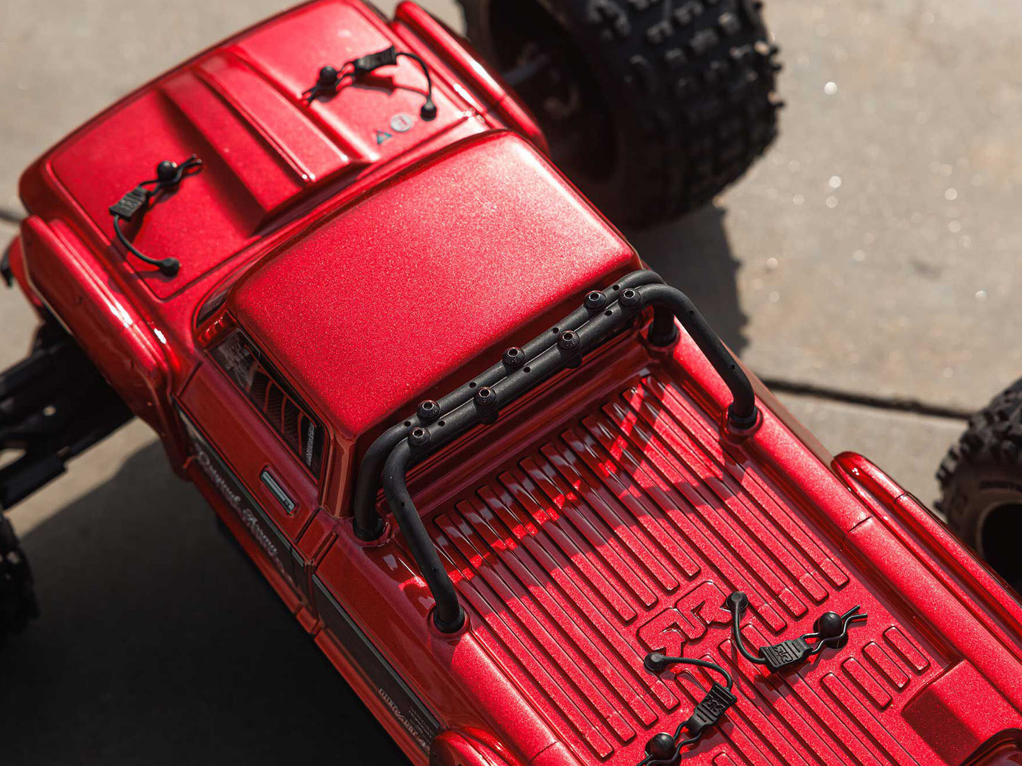 1/10 OUTCAST 4S 4X4 BLX Stunt MT (with Centre Diff) Red
