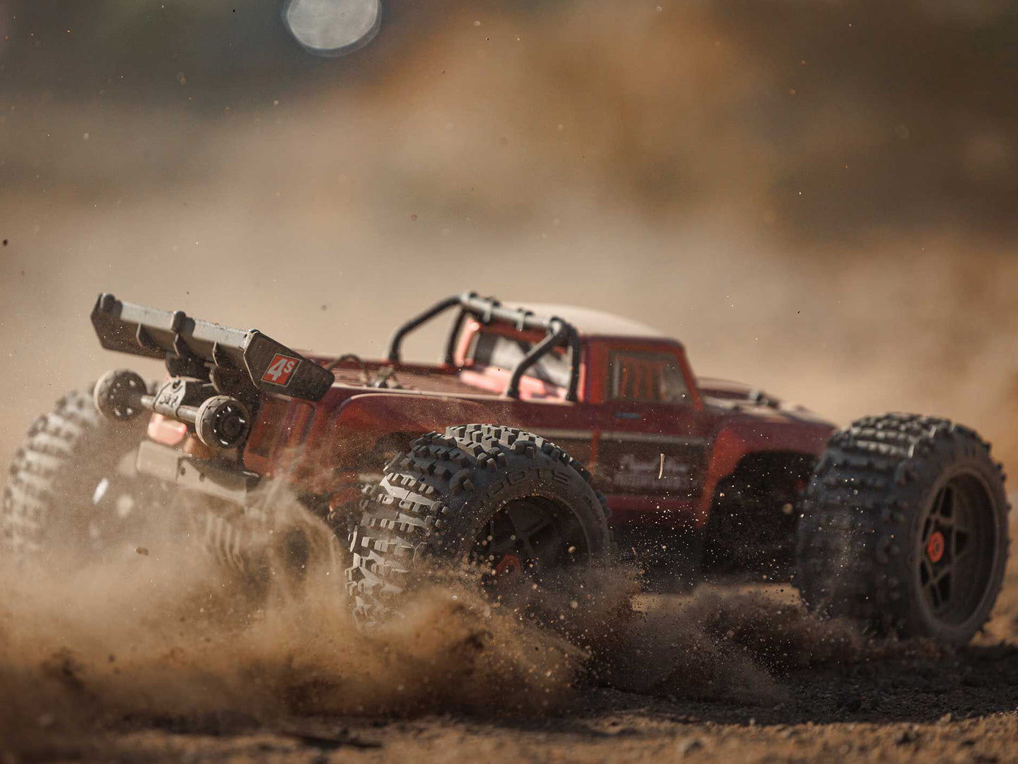 1/10 OUTCAST 4S 4X4 BLX Stunt MT (with Centre Diff) Red
