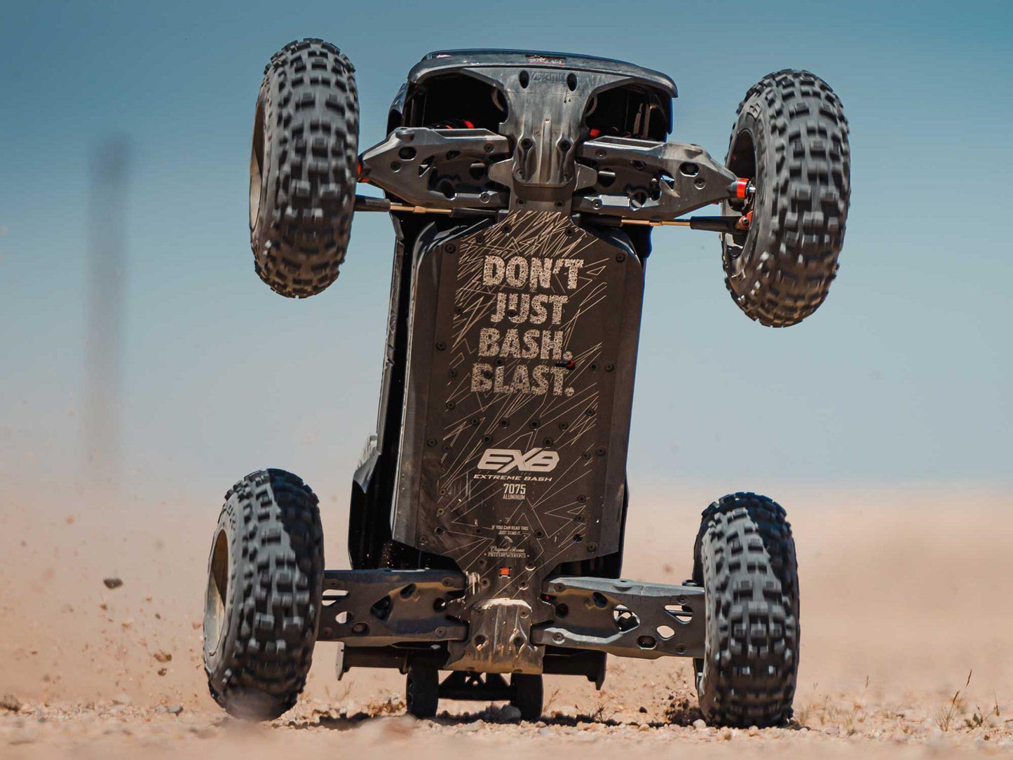 1/5 OUTCAST 8S 4X4 BLX EXB Stunt Truck RTR Black