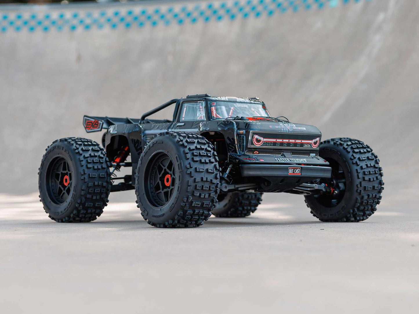 1/5 OUTCAST 8S 4X4 BLX EXB Stunt Truck RTR Black
