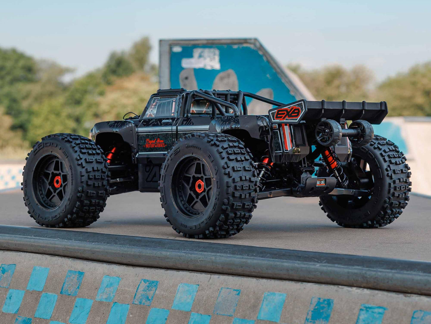 1/5 OUTCAST 8S 4X4 BLX EXB Stunt Truck RTR Black