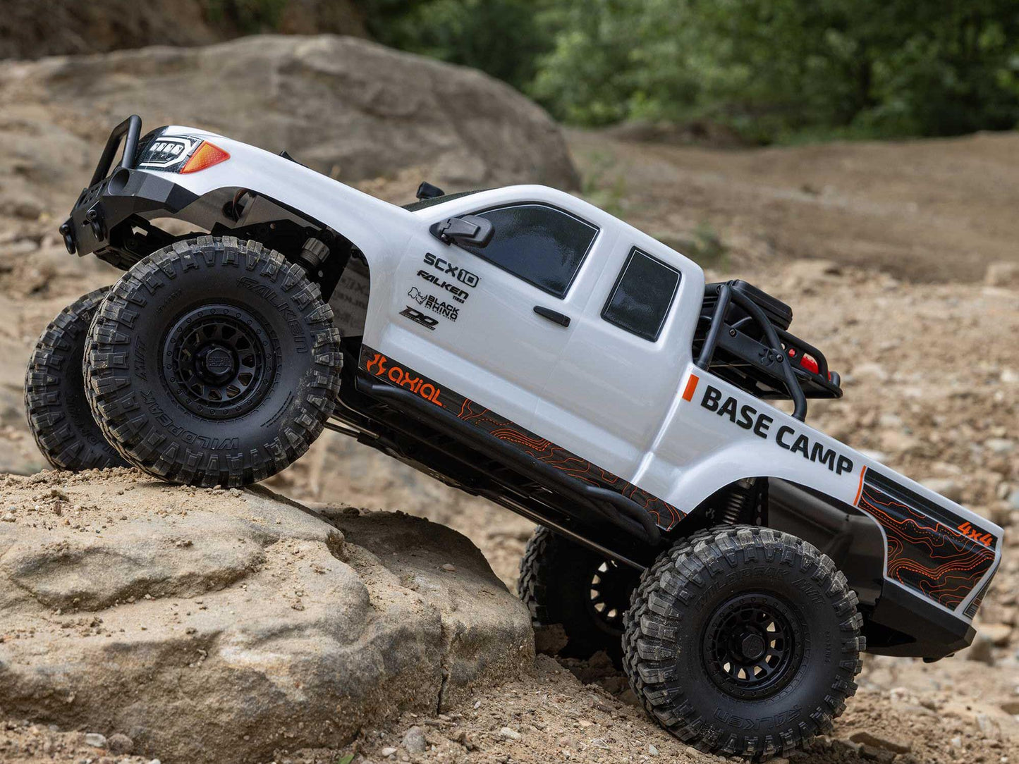 1/10 SCX10 III Base Camp 4X4 Rock Crawler RTR White