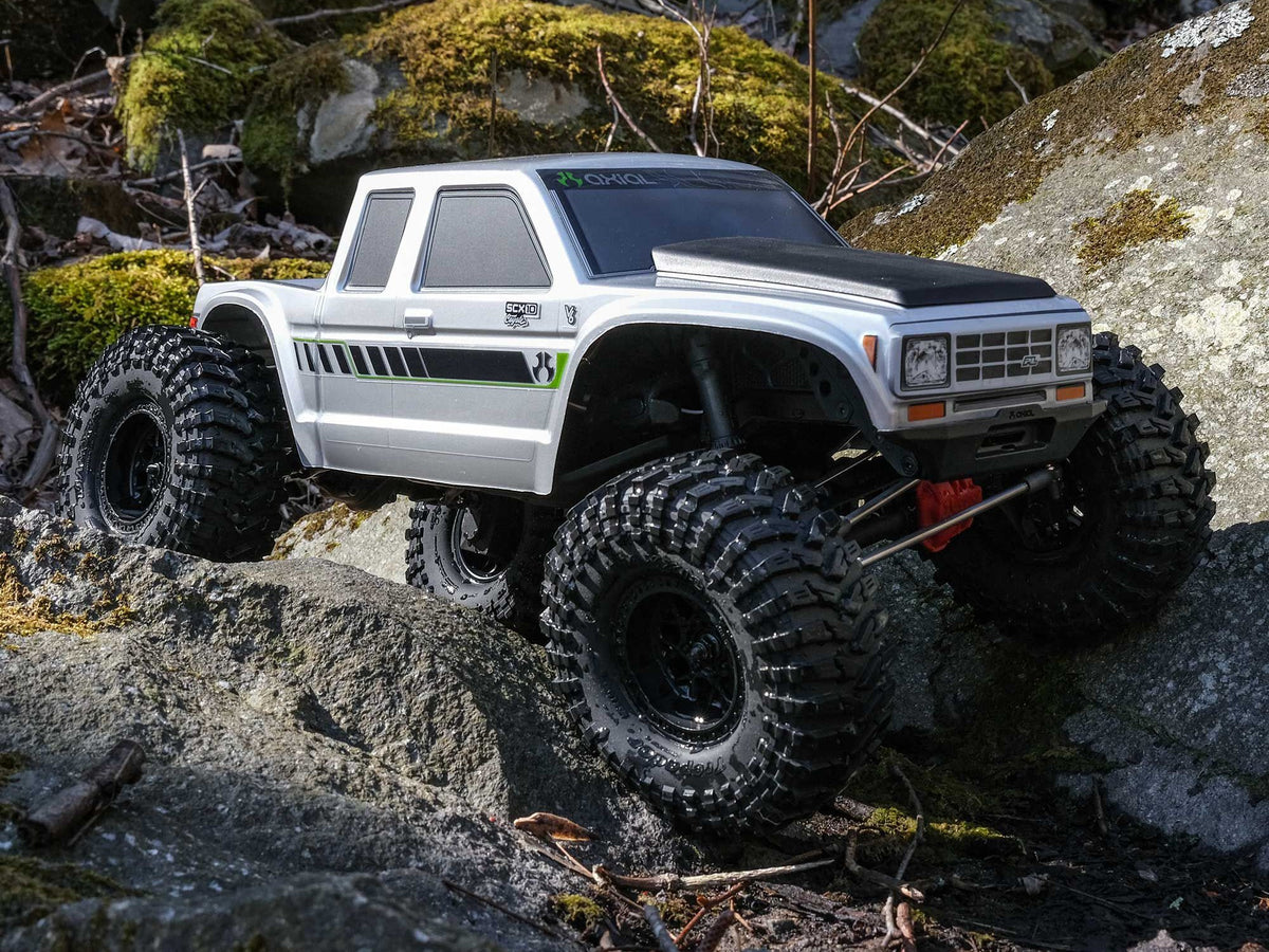 1/10 SCX10 III Coyote 4X4 RTR Brushed Rock Crawler, Silver