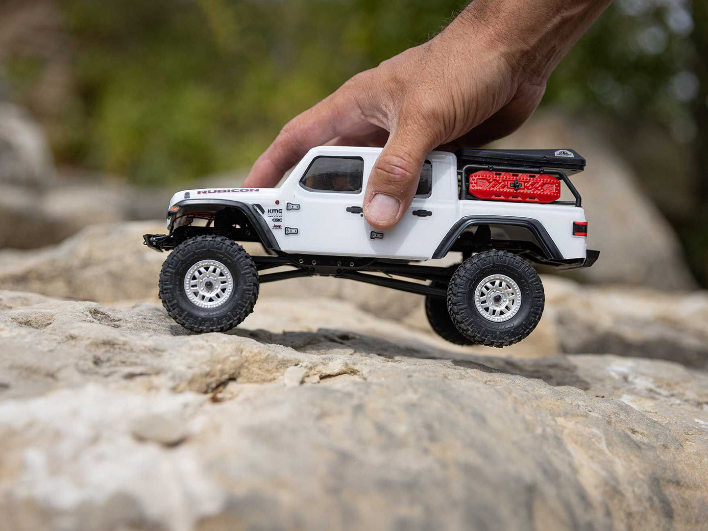 1/24 SCX24 Jeep JT Gladiator 4WD Rock Crawler RTR White