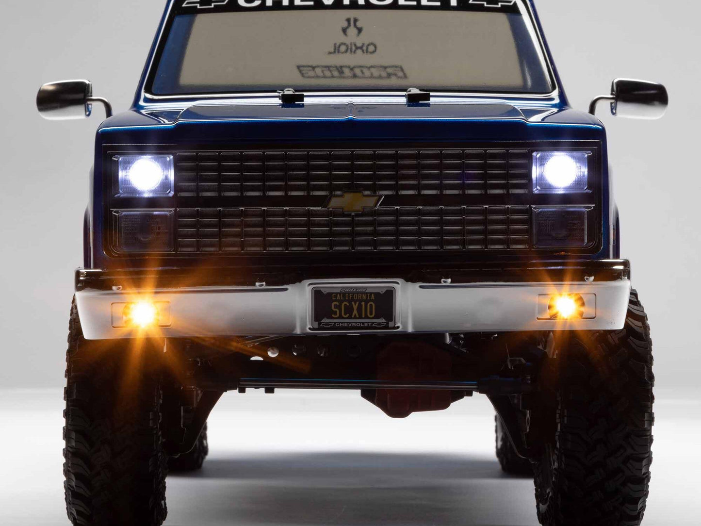 1/10 SCX10 III Base Camp 1982 Chevy K10 4WD RTR Blue