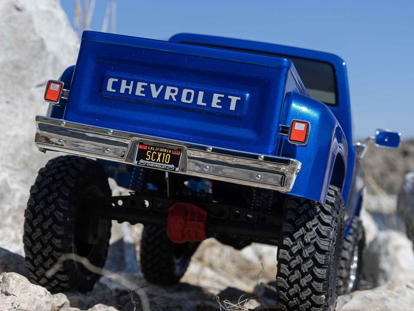 1/10 SCX10 III Base Camp 1982 Chevy K10 4WD RTR Blue