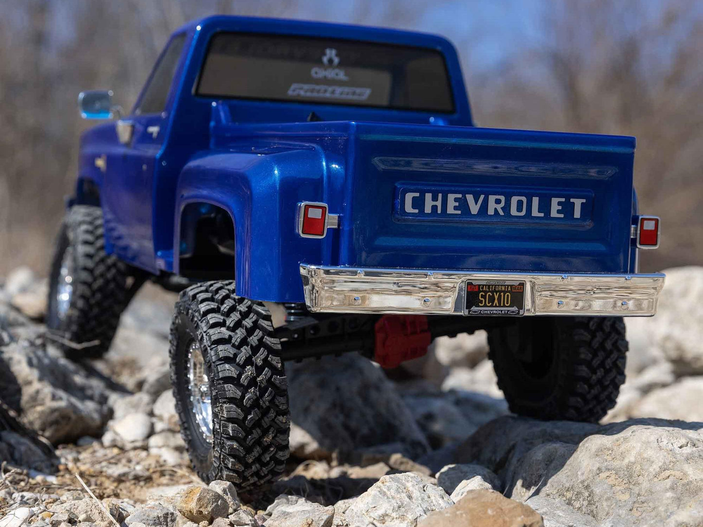 1/10 SCX10 III Base Camp 1982 Chevy K10 4WD RTR Blue