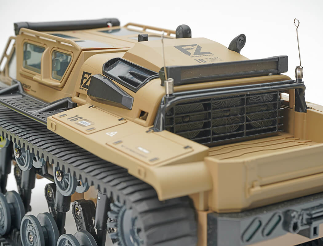 E-ZEE RC 1/16 RIPSAW HIGH SPEED DRIFT TANK - DESERT