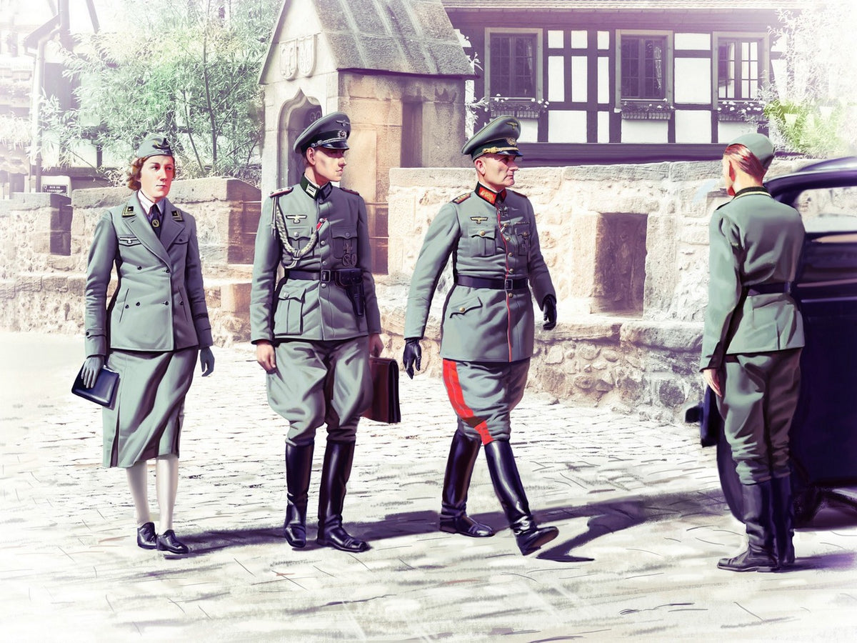 WWII German Staff Personnel 4 Figures