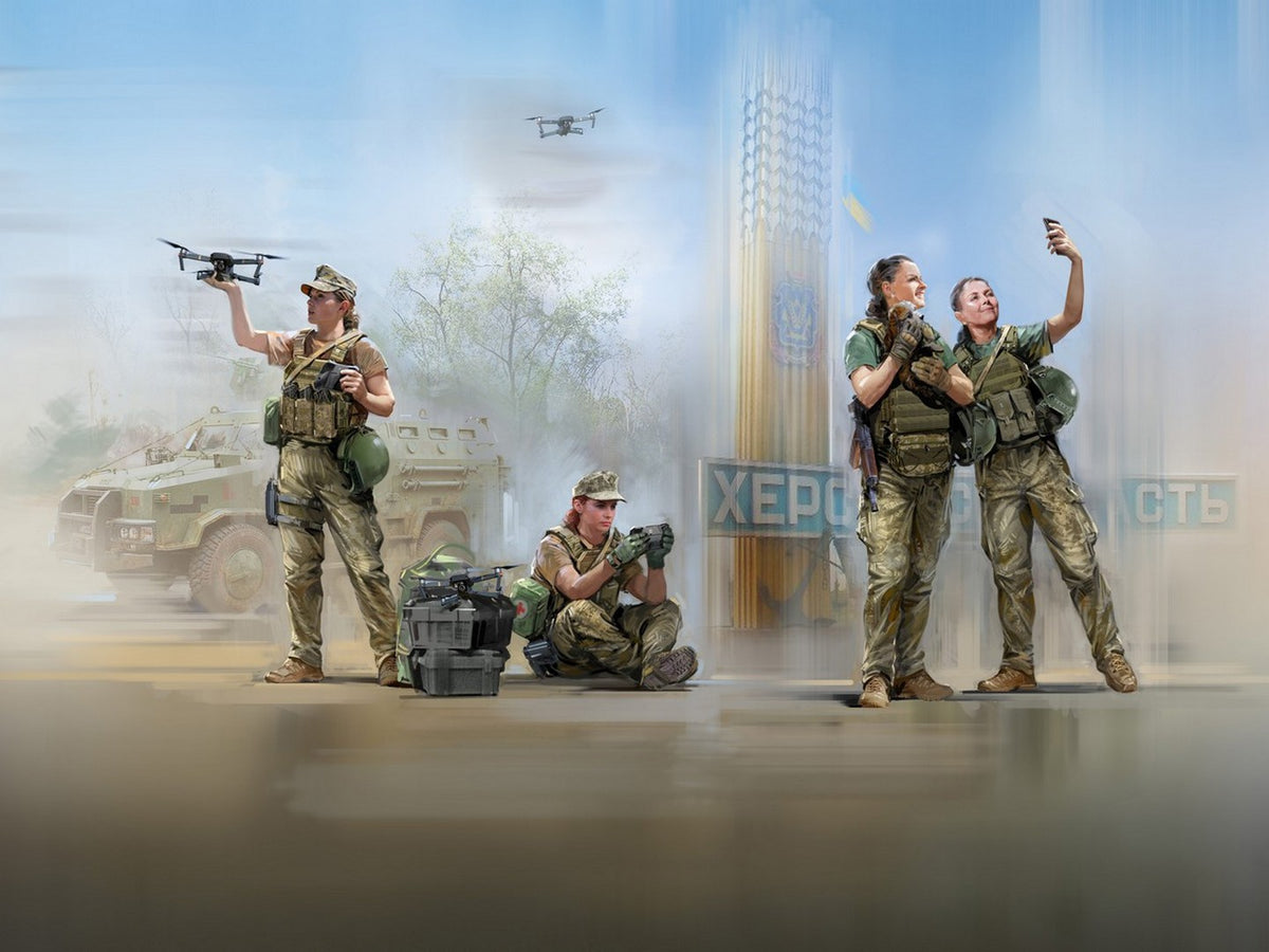 "War Has No Gender" Servicewomen of the Armed Forces of Ukraine (4 Figures)