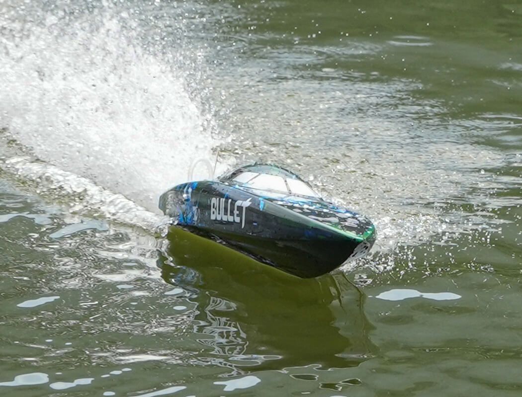 JOYSWAY BULLET V4 2.4G ARTR RACING BOAT W/O BATT/CHARGER