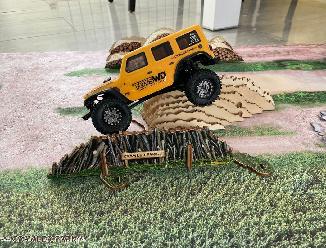 CRAWLER PARK CARPET CIRCUIT OF 79X28INCH 1/24 RC CRAWLER PARK